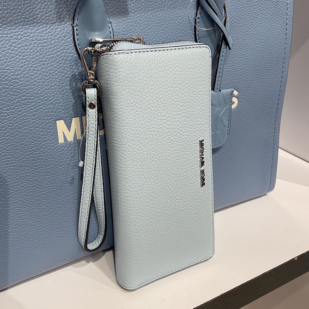 Brand New with Tag authentic Michael Kors Jet Set Travel Large Trvl CONTINENTAL - Picture 10 of 16